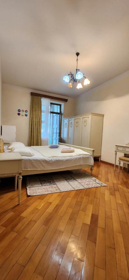 Gelahouse Aparthotel บาทูมิ ภายนอก รูปภาพ